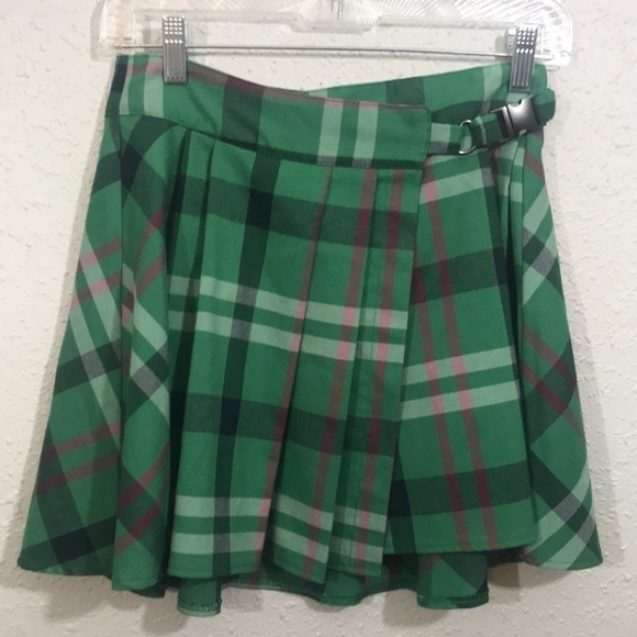 Urban Outfitters Green Plaid Short Pleated Skirt             size Small - Picture 1 of 10